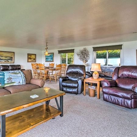 Cliffside Lighthouse Beach Home With Ocean View Кус-Бей Екстер'єр фото