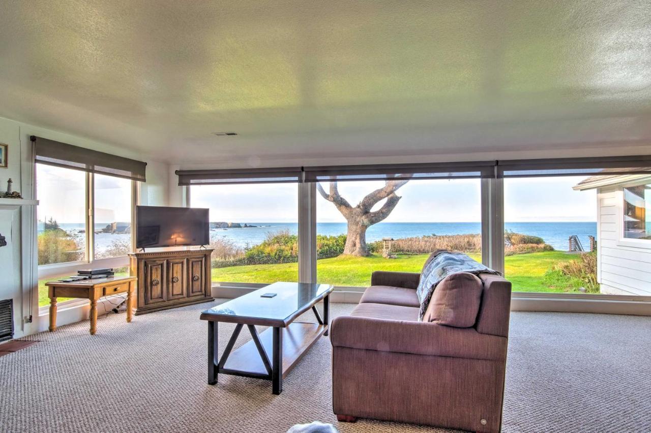 Cliffside Lighthouse Beach Home With Ocean View Кус-Бей Екстер'єр фото