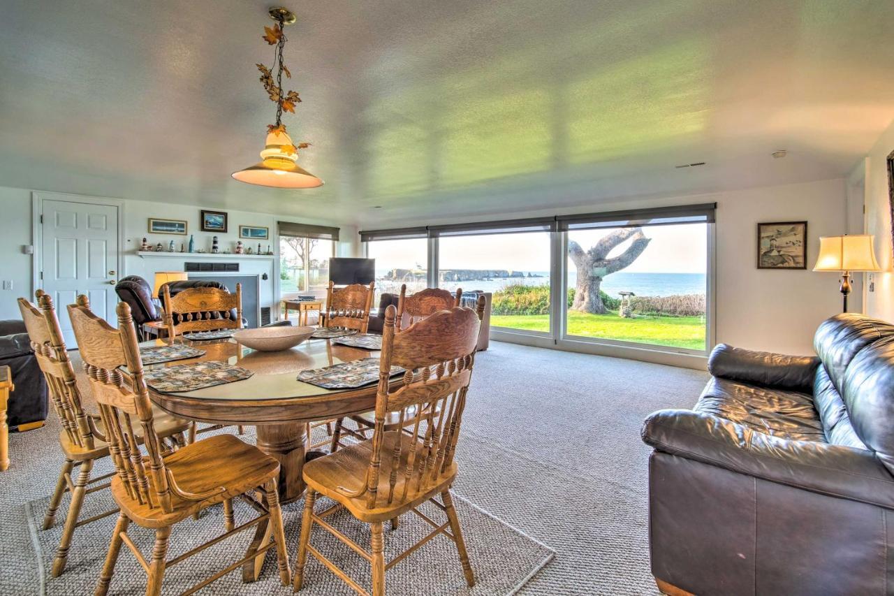 Cliffside Lighthouse Beach Home With Ocean View Кус-Бей Екстер'єр фото