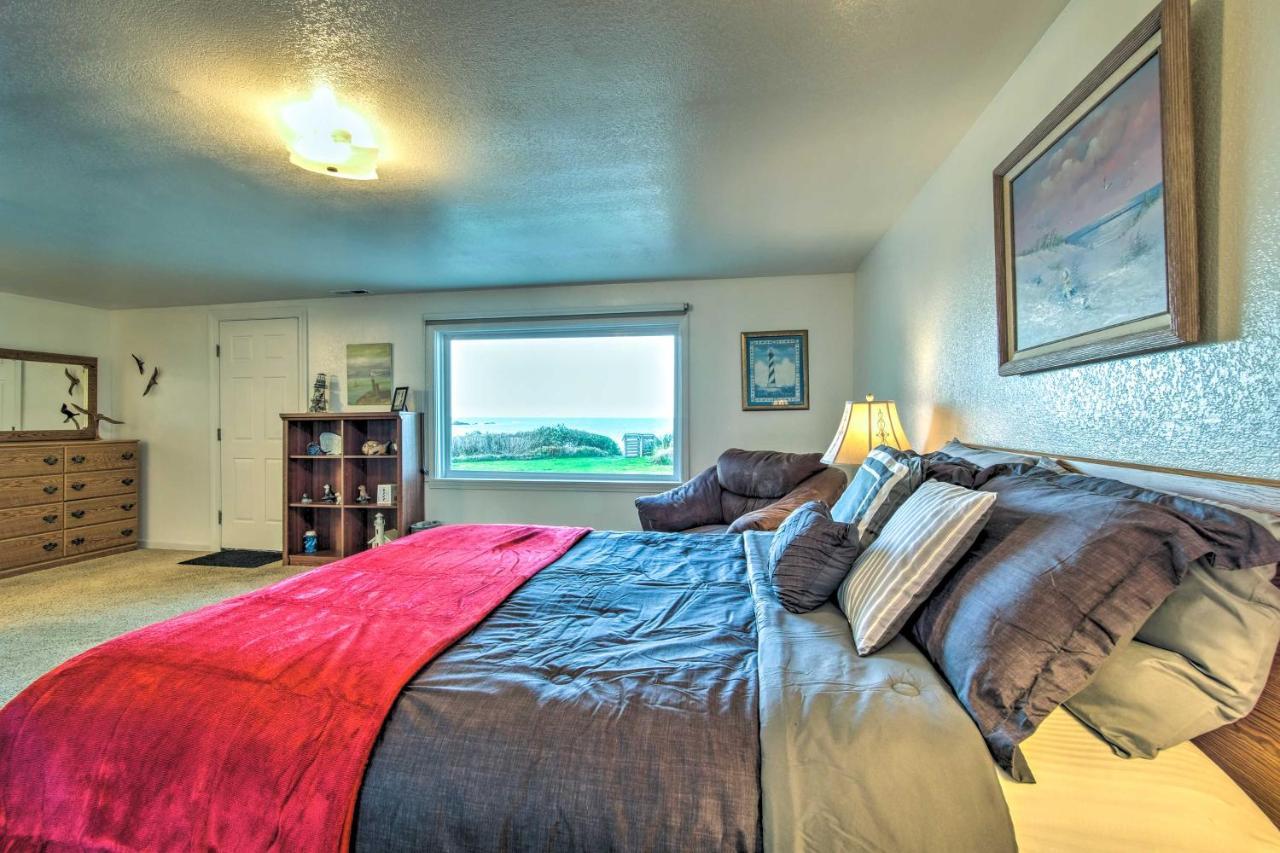Cliffside Lighthouse Beach Home With Ocean View Кус-Бей Екстер'єр фото